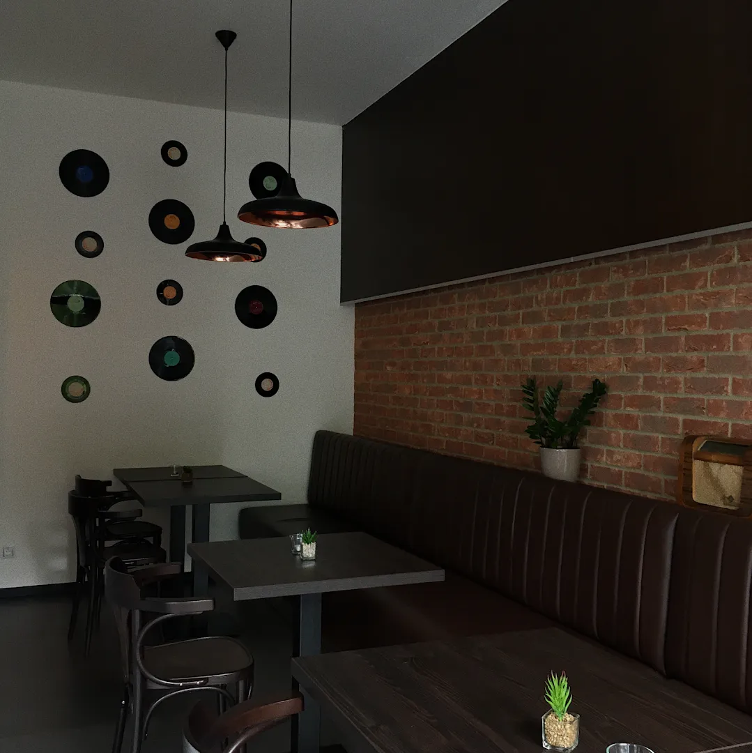 Post Avenue 99 · Fotografie 2